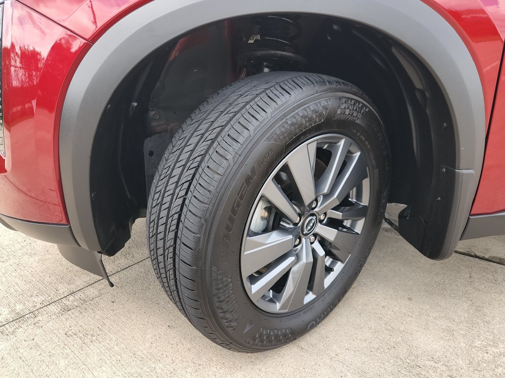 Certified 2026 Nissan Pathfinder SV FWD image 32