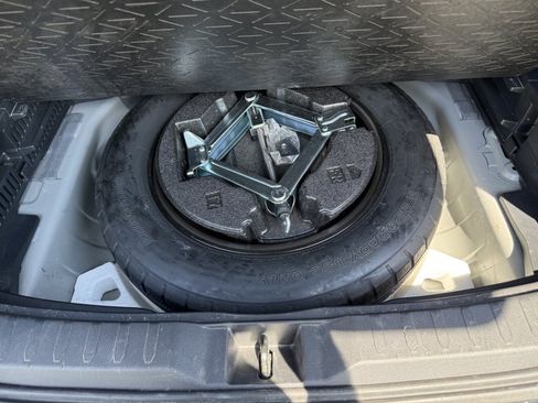 Used 2020 Toyota RAV4 XSE w/ XSE Grade Weather Package AWD/4WD image 17