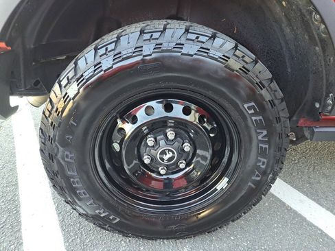 Used 2023 Ford Bronco Black Diamond image 18