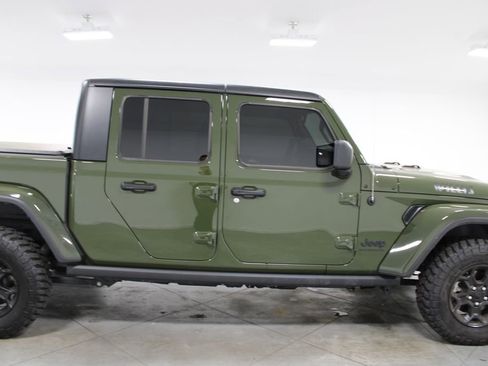 Used 2023 Jeep Gladiator Sport AWD/4WD image 11