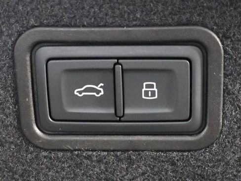 Used 2023 Audi A8 L 3.0T image 60