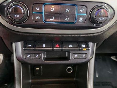 Used 2015 Chevrolet Colorado LT w/ Luxury Package RWD image 26
