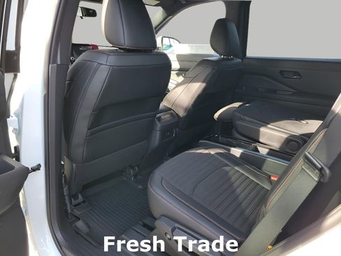 Used 2025 Nissan Pathfinder Rock Creek image 13