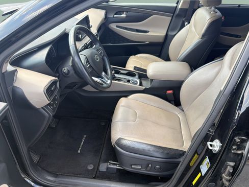 Used 2020 Hyundai Santa Fe SEL w/ Convenience + Premium Package FWD image 17