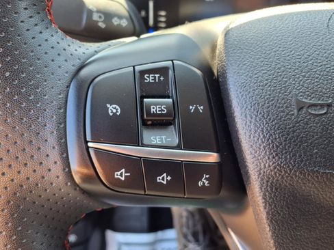 Certified 2023 Ford Escape ST-Line image 17