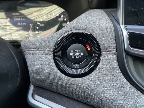 Used 2023 Jeep Compass Latitude image 22