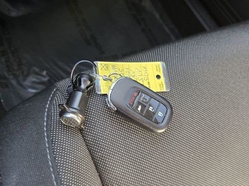 Certified 2025 Honda CR-V EX image 19