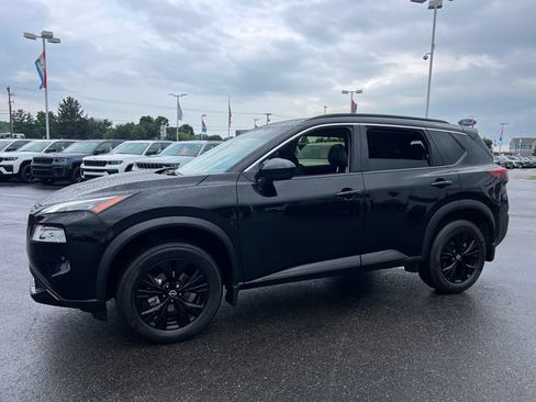 Used 2023 Nissan Rogue SV w/ SV Premium B Package AWD/4WD image 3