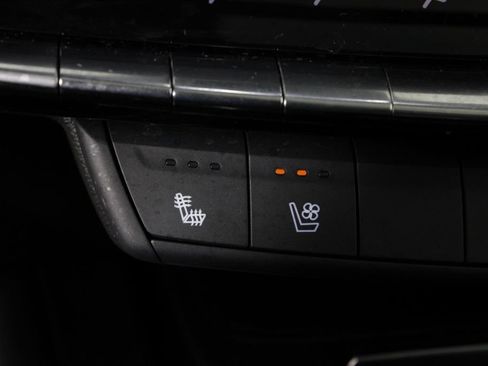 Used 2025 Cadillac XT4 Sport FWD image 25