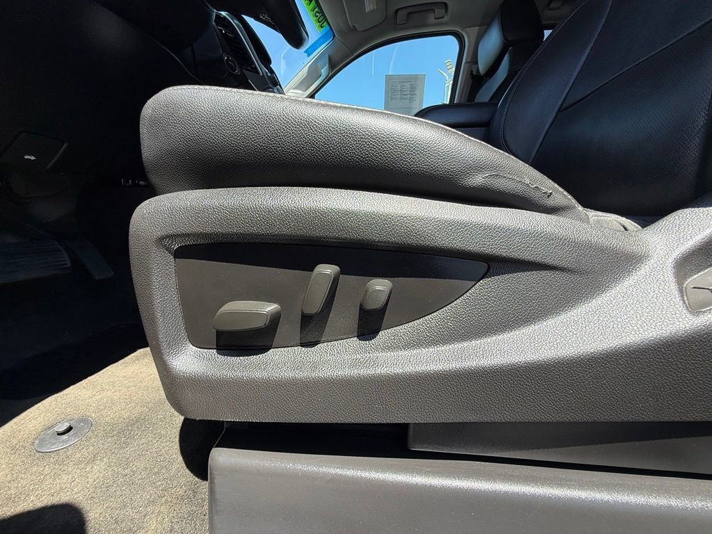 Used 2016 GMC Yukon SLT RWD image 38
