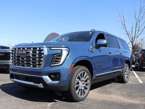 New 2026 GMC Yukon XL Denali w/ Sun & Power Step Package AWD/4WD image 3