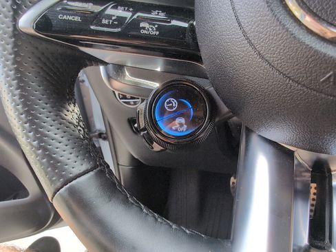 Used 2024 Mercedes-Benz GLC 43 AMG 4MATIC image 40