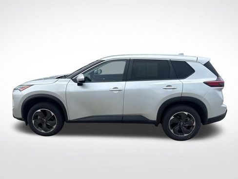 Used 2024 Nissan Rogue SV FWD image 6