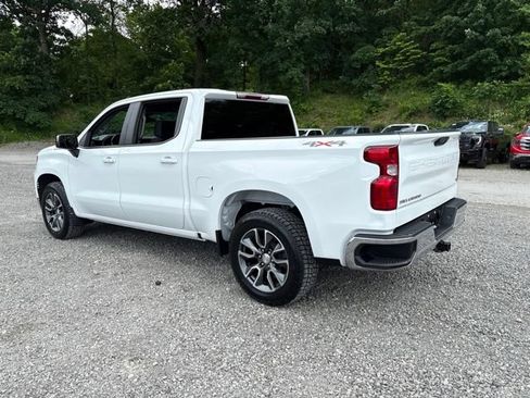 Used 2023 Chevrolet Silverado 1500 LT AWD/4WD image 3