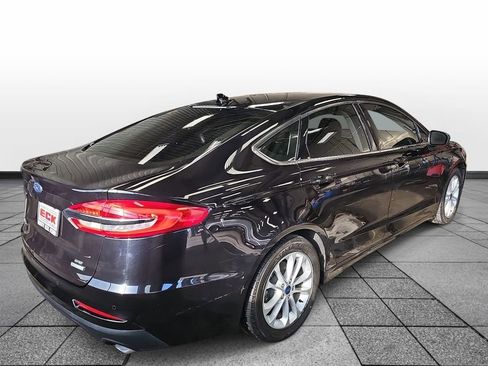 Used 2020 Ford Fusion SE FWD image 5