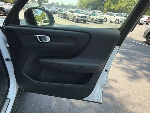 Used 2023 Volvo XC40 Recharge Plus w/ Protection Package Premier AWD/4WD image 20