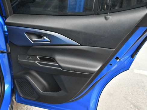 Used 2025 Chevrolet Equinox EV LT w/ Convenience Package image 49