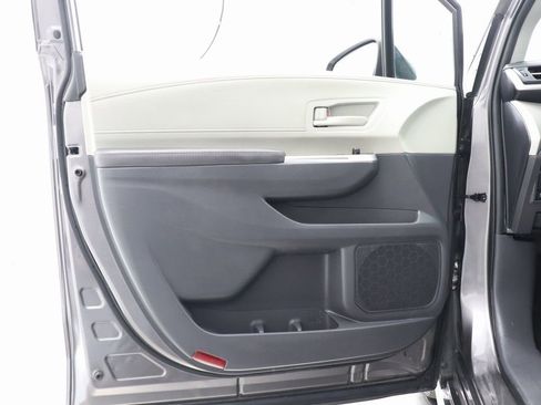 Used 2024 Toyota Sienna LE image 37