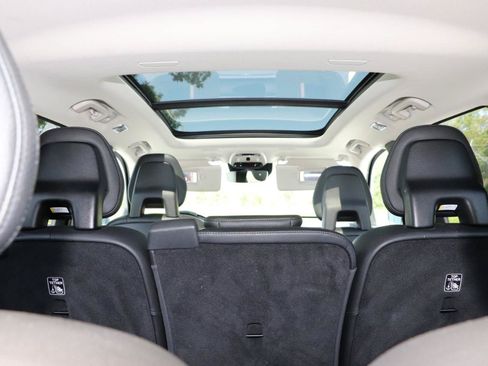 Used 2021 Volvo XC90 T6 Momentum AWD/4WD image 8