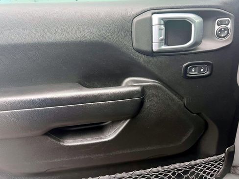 Certified 2022 Jeep Gladiator Sport image 12