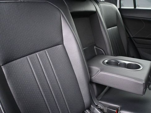 Certified 2022 Volkswagen Tiguan SE R-Line AWD/4WD image 24
