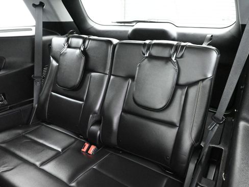 Used 2021 Ford Explorer XLT w/ Equipment Group 202A image 23