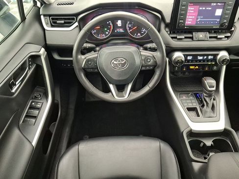 Certified 2020 Toyota RAV4 XLE Premium AWD/4WD image 13