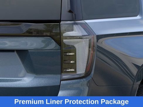 New 2026 Chevrolet Suburban Premier AWD/4WD image 12