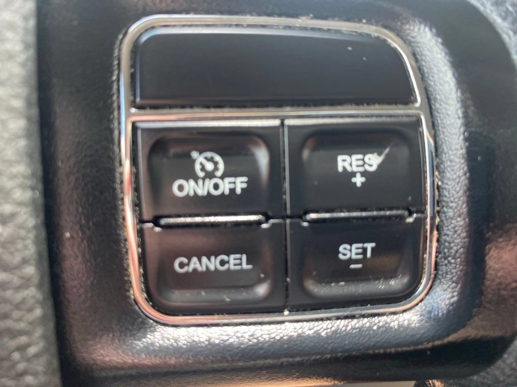 Used 2019 Dodge Grand Caravan SE FWD image 17