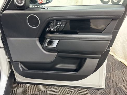 Used 2018 Land Rover Range Rover Supercharged image 11