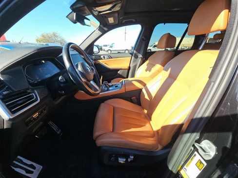 Used 2022 BMW X5 xDrive40i w/ M Sport Package image 4