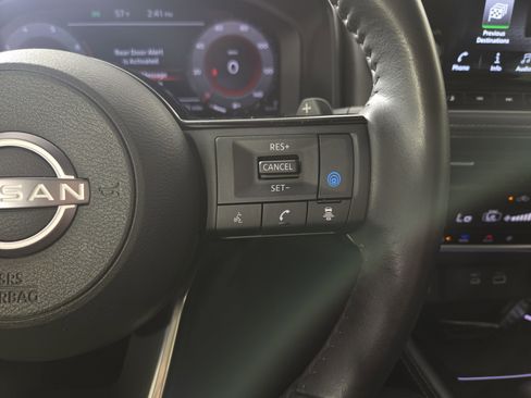 Used 2022 Nissan Rogue Platinum w/ Head-Up Display Package image 16