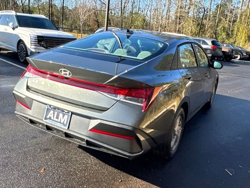 New 2026 Hyundai Elantra SE FWD image 6