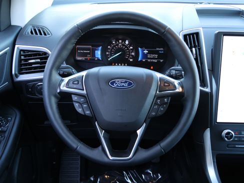 Used 2024 Ford Edge SEL w/ Convenience Package image 17