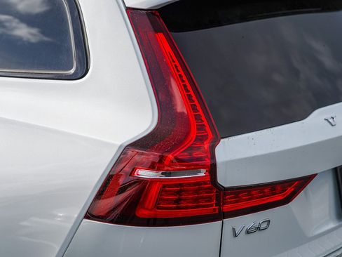 New 2025 Volvo V60 B5 Cross Country Ultra w/ Protection Package Premier image 10