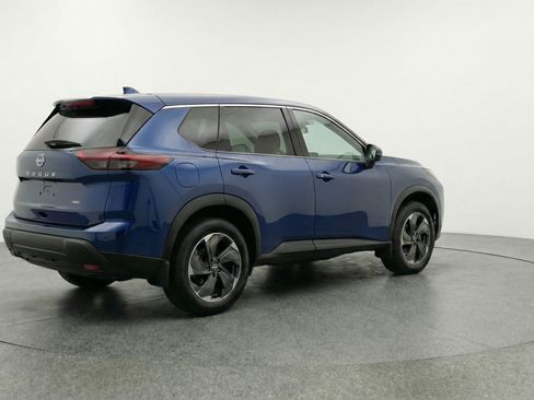 Used 2025 Nissan Rogue SV image 9