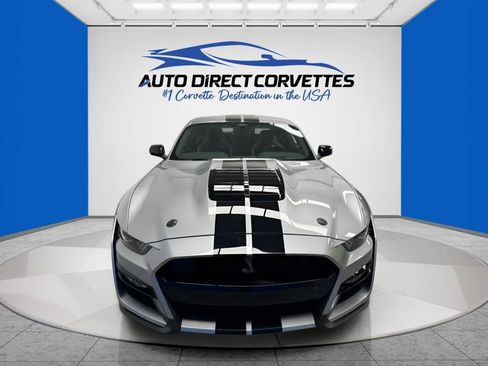 Used 2021 Ford Mustang Shelby GT500 w/ Carbon Fiber Track Pack RWD image 2