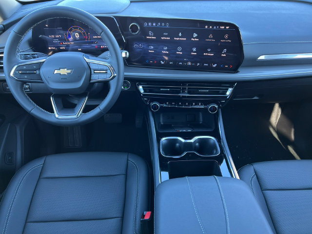 New 2027 Chevrolet Traverse LT AWD/4WD image 3