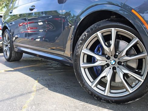 Used 2022 BMW X7 M50i w/ Executive Package AWD/4WD image 4