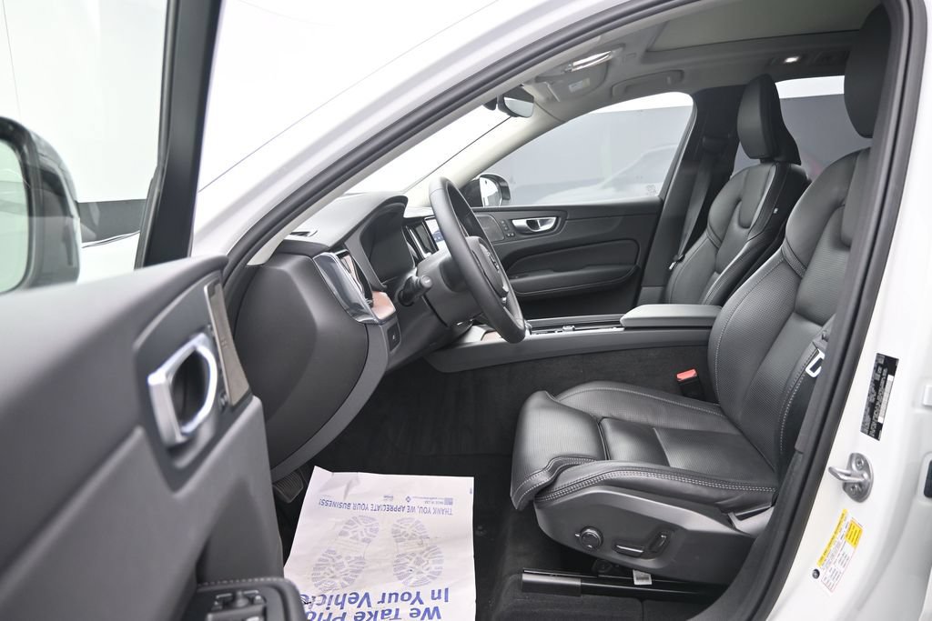 Certified 2024 Volvo XC60 B5 Ultimate w/ Protection Package Premier AWD/4WD image 11