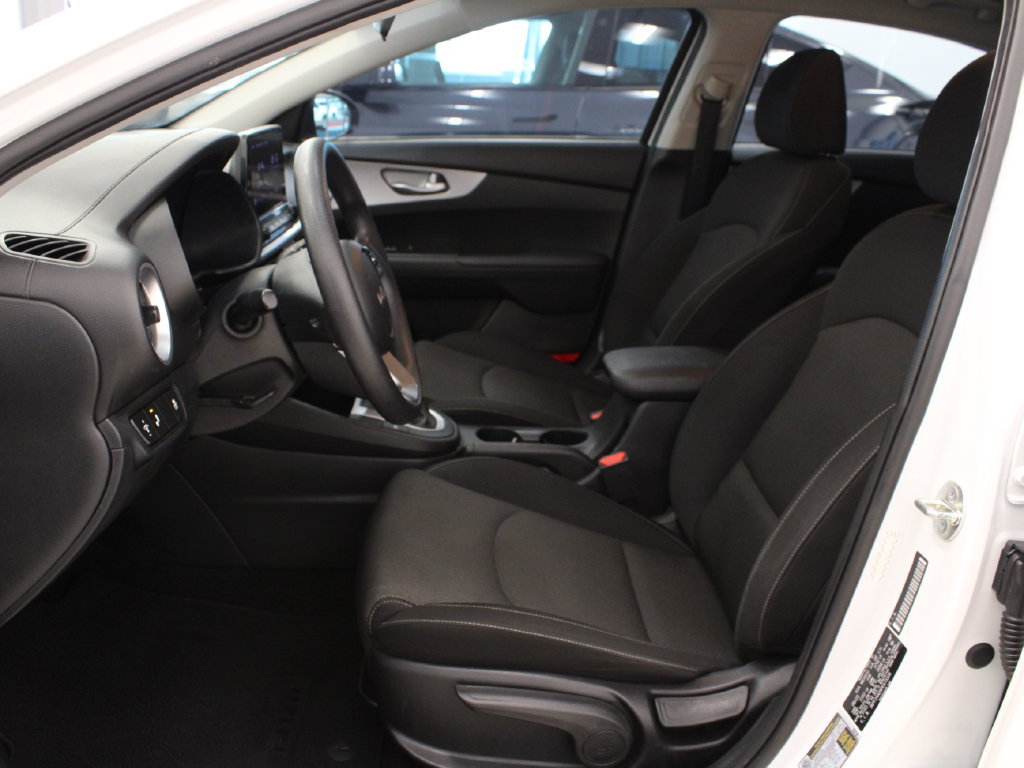 Used 2023 Kia Forte LXS w/ LXS Technology Package FWD image 12