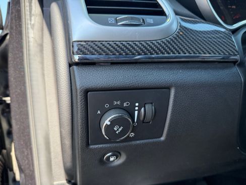 Used 2015 Jeep Grand Cherokee SRT AWD/4WD image 21
