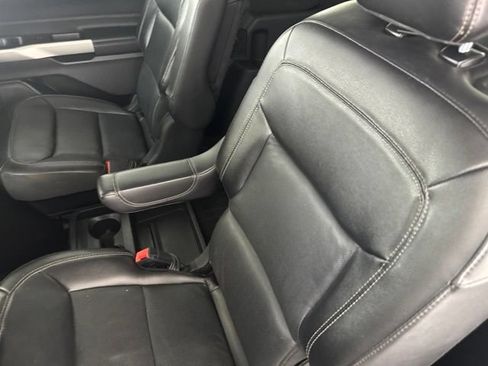 Used 2021 Ford Explorer Limited w/ Equipment Group 301A AWD/4WD image 25