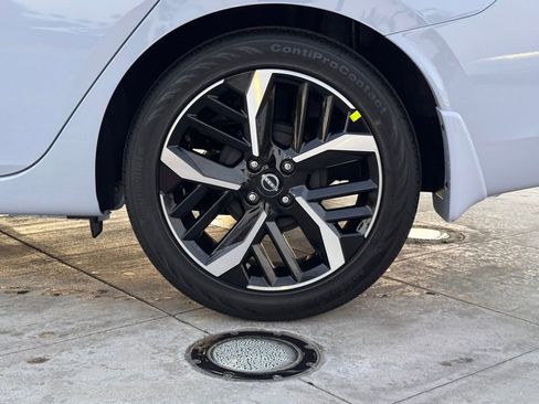 New 2025 Nissan Versa SR w/ Trunk Package image 8