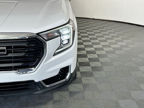 Used 2022 GMC Terrain SLE w/ Driver Convenience Package FWD image 9
