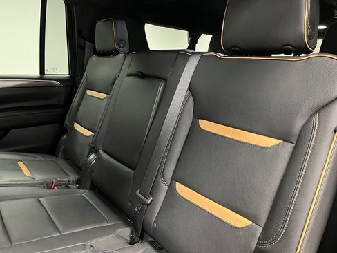 Used 2023 GMC Yukon XL AT4 AWD/4WD image 43