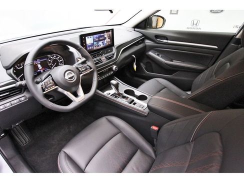 New 2026 Nissan Altima 2.5 SR FWD image 12