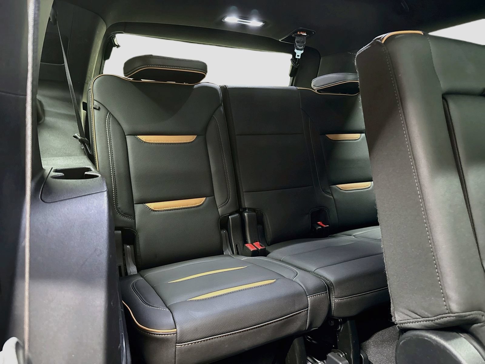Used 2023 GMC Yukon AT4 w/ AT4 Premium Package AWD/4WD image 31