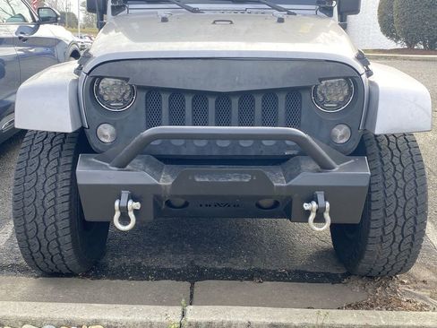 Used 2016 Jeep Wrangler Unlimited Sahara image 8