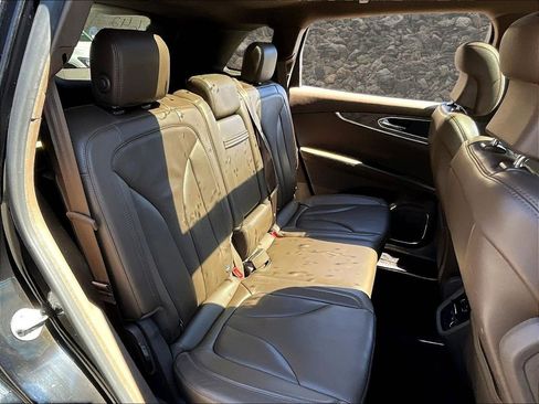 Used 2016 Lincoln MKX Reserve w/ Technology Package AWD/4WD image 25